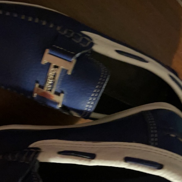 100% leather shoes for men size 8 color white blue